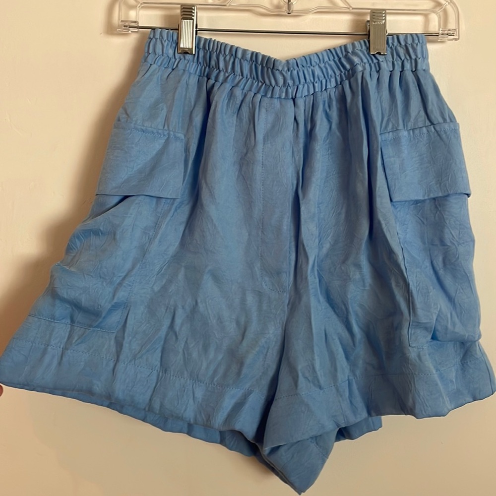 Cargo style elastic waist shorts
